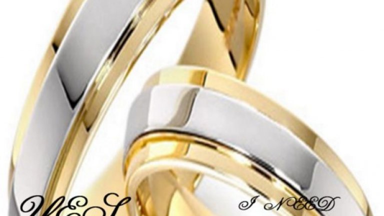 Will you marry me?
 
Приложението с ужасен дизайн цели да свърши важната задача да предложи брак на половинката ви от ваше име. Въпросът дали той/тя иска да се ожените е изписан с почти неразчитаем шрифт на картинка с два огромни пръстена. Възможните отговори са „Да“ и „Нуждая се от малко време“.
Ако вашият възлюбен има неблагоразумието да избере втория отговор, ще получи надпис „Помисли отново, моля те, ОБИЧАМ ТЕ!“, с което ситуацията от просто нелепа започва да става наистина жалка. Алтернативата е да бъде избран отговор „Да“, с който зазвучава писклива празнична музика, а кошмарът на вашата половинка тепърва започва: тъй като предстои съвместен живот с човек, решил, че това приложение е добра идея.