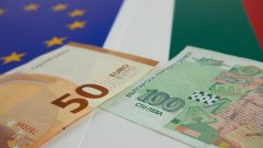 В деня на въвеждането на еврото ще се извърши автоматично преобразуване на банковите сметки от лев в евро