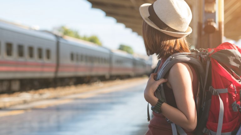 Правителството в Мадрид обяви нова мярка, с която до края на годината пътуването с влак става безплатно... но с уловка