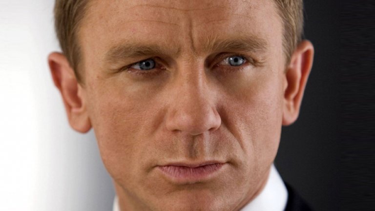 В края на октомври  "007: Координати Скайфол" - отново с Крейг в ролята на Джеймс Бонд, прави премиерата си във Великобритания