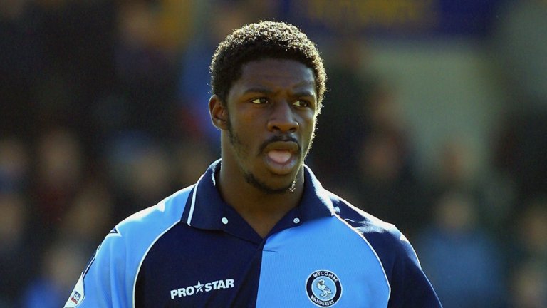 Като тийнейджър Гавин Холигън избира футбола, но се оказва, че бъдещето му е в света на музиката