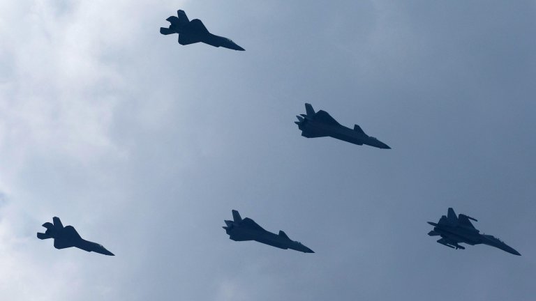 Китай събра приятелите си за пищен военен парад (снимки)