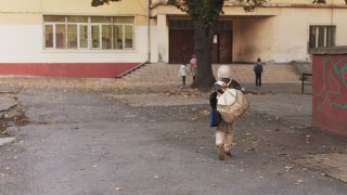 Ние - родителите и тя - държавата