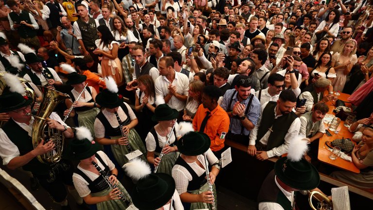 Октоберфест 2025 започна в Мюнхен (снимки)