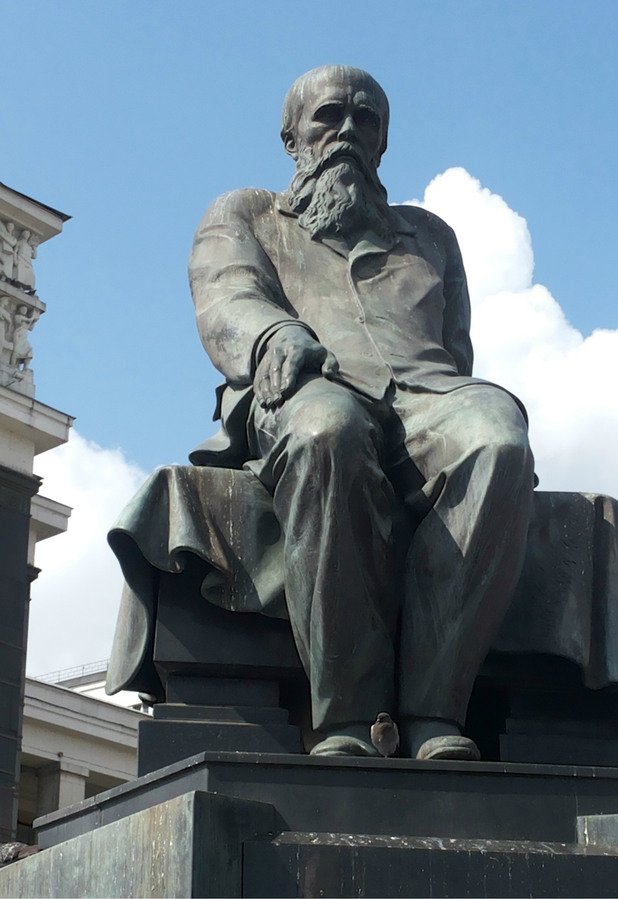 Паметникът на Достоевски