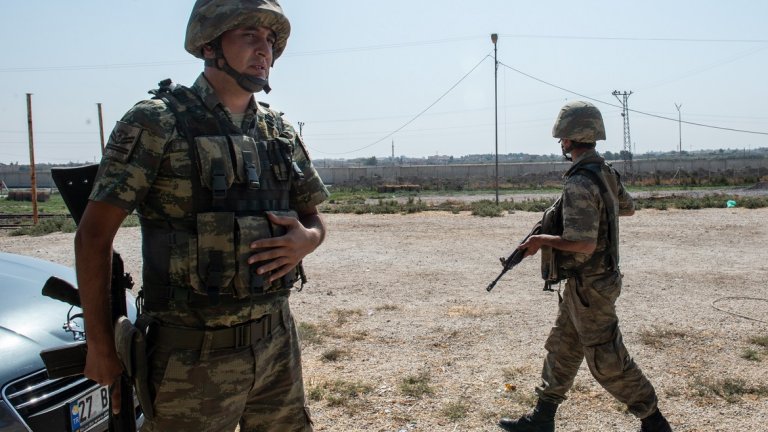 На среща на външните министри на страните от общността ще се обсъжда и възможността за оръжейно ембарго