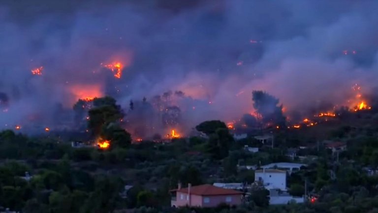 Гърция подозира, че умишлени палежи стоят зад пожарите в страната