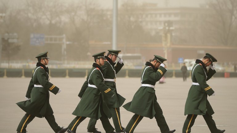 Военни на площад Тиенанмън