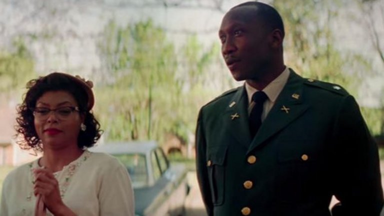 Hidden Figures (2016) - В тази биографична драма отново е в ролята на военен, който започва връзка с главната героиня - математичката Катрин Джонсън.