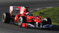 Фернандо Алонсо дебютира с победа за Ferrari в Бахрейн