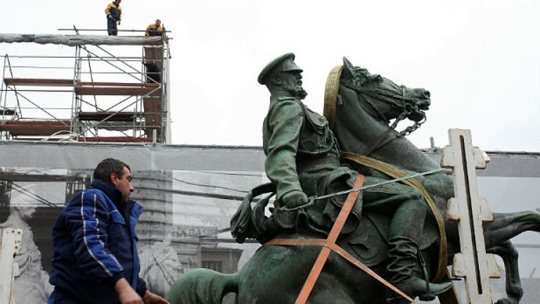 Реставрацията на паметника се превърна в едно от най-одумваните събития в столицата през последните седмици
