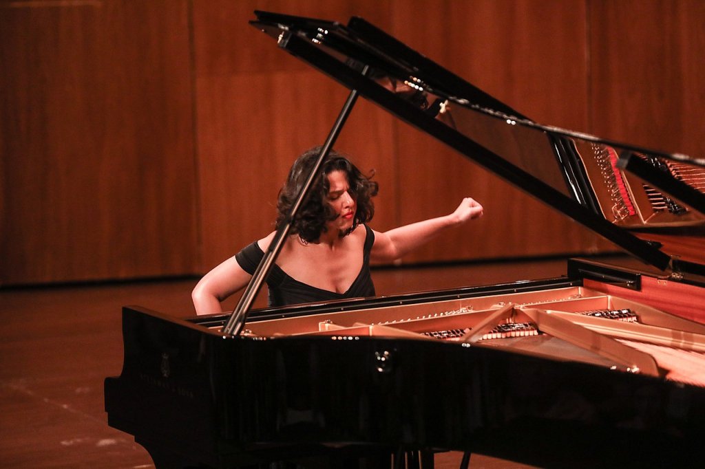 1280px-Khatia_Buniatishvilli08_(48467004567)