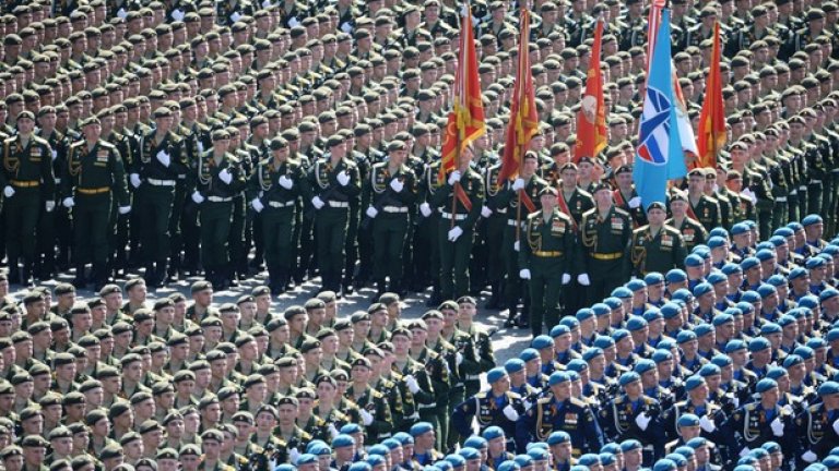 В Москва дефилираха всички подразделения на руската армия