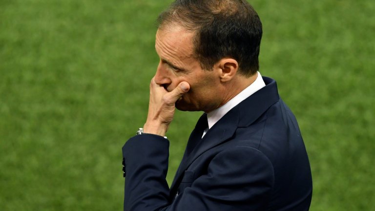 Масимилиано Алегри
Когато през лятото Ювентус се подсили с Кристиано Роналдо, изглеждаше, че вече има всичко необходимо, за да постигне европейско величие. Но консервативният стил на Алегри не позволи на "бианконерите" да извървят следващата стъпка в развитието си и тяхната кампания приключи доста безславно срещу Аякс на четвъртфиналите. Алегри не успя да извлече най-доброто от многото си опции в нападение и не успя да вкара Юве в оптимална форма за елиминациите. Роналдо веднъж спаси тима с хеттрика в реванша срещу Атлетико Мадрид, после се разписа и в двата мача срещу Аякс, но това не беше достатъчно.