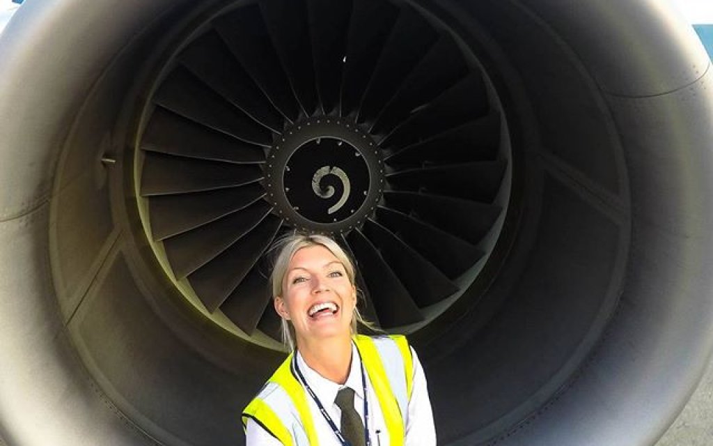 32-годишната шведка от Гьотеборг работи за Ryanair и практикува йога