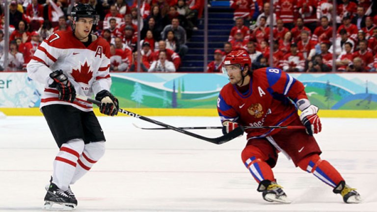 Дуел Кросби - Овечкин в хокея нямаше, тъй като руснакът (вдясно) и Сборная отпаднаха рано - още на четвъртфинал от Финландия. Сидни Кросби и Канада отново са златни от олимпиада, както и преди 4 години.