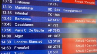 aeroport_depart_annules_panneau12