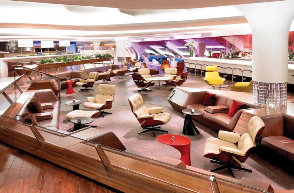 Virgin Atlantic London Heathrow Clubhouse - в лек американски стил, където можеш да пиеш следобеден чай или да похапнеш вкусен бургер, има също луксозен бар и СПА