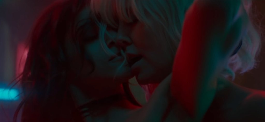 Това лято я очакваме като горещ таен агент в Atomic Blonde, където си партнира с Шарлийз Терон.