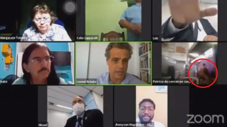 Излизайте от видеоконферентните разговори навреме, за да не се превърнете в тази двойка от Рио де Жанейро
