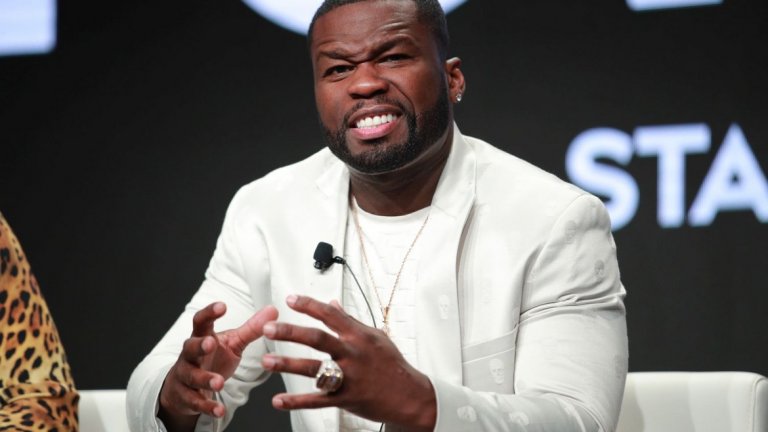 50 Cent

Рапърите също са хора - и те имат роднини, и те са застрашени от ужасни подаръци. Така 50 Cent веднъж получава от леля си Силвия носена тениска, която дори била мръсна около яката. Той така и не я облича, а я скрива под купчина безполезни неща. Важното за него е, че поне се е сетила да му подари нещо.