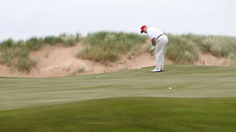 Как от инвеститор Доналд Тръмп се превърна в персона "нон-грата" в Шотландия за една нощ? Разказ от първо лице на българска студентка в Университета, който удостои Тръмп с почетна диплома Доктор хонорис кауза