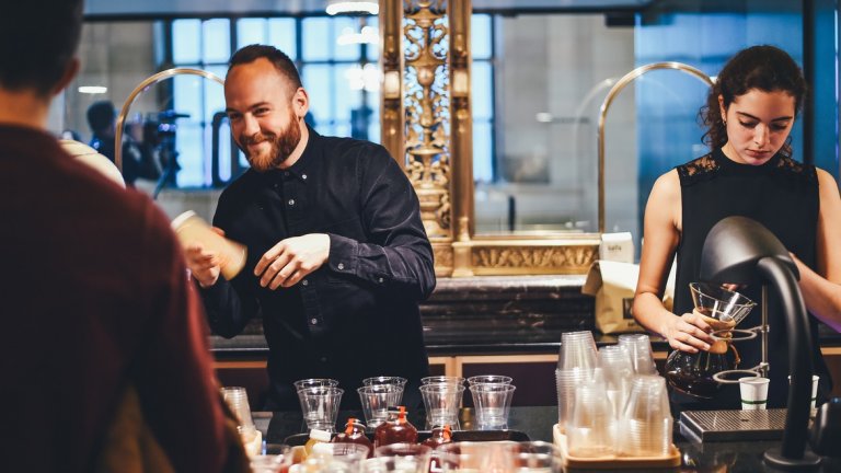 Градските милениали преосмислят мястото на алкохола в живота си