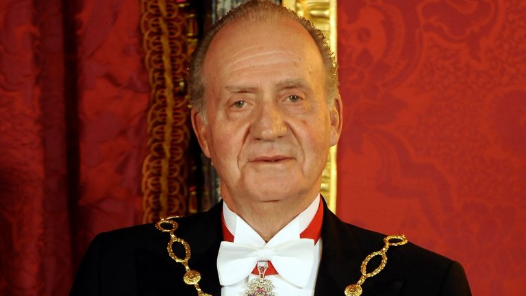 Върховният съд на Испания води разследване срещу бившия монарх, а той е преценил, че е най-добре да се оттегли някъде другаде, докато името му не бъде изчистено