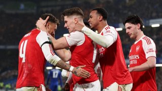 Два вратарски гола натежаха, но Гарначо върна надеждите на Челси срещу Арсенал