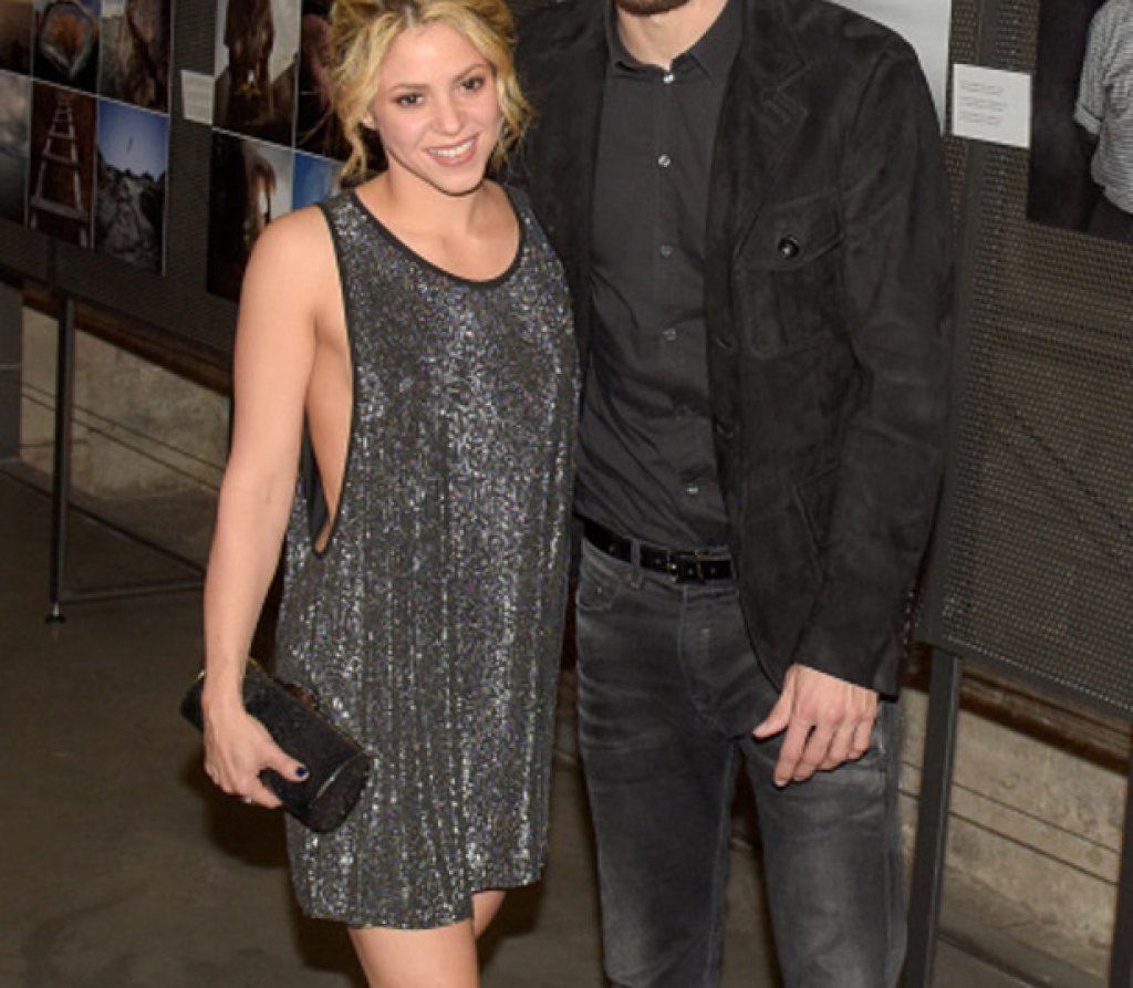 Шакира и Жерар Пике
Железният защитник на Барселона и Испания има до себе си една от най-известните и награждавани певици в света и никоя премия с клубния или националния отбор не може да се сравни с това, което изкарва Шакира. Колумбийката може да се похвали с над 125 млн. продадени албума, а състоянието й се изчислява на над 220 млн. долара. Пике може да е печелил всичко във футбола, но откъм пари няма как да се сравнява със съпругата си.