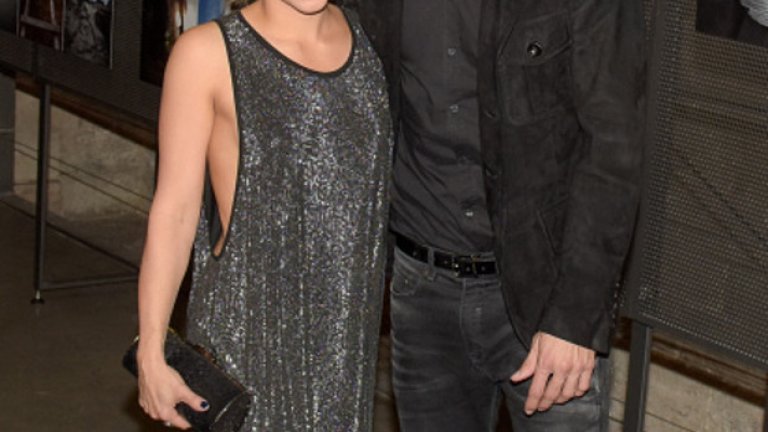 Шакира и Жерар Пике
Железният защитник на Барселона и Испания има до себе си една от най-известните и награждавани певици в света и никоя премия с клубния или националния отбор не може да се сравни с това, което изкарва Шакира. Колумбийката може да се похвали с над 125 млн. продадени албума, а състоянието й се изчислява на над 220 млн. долара. Пике може да е печелил всичко във футбола, но откъм пари няма как да се сравнява със съпругата си.