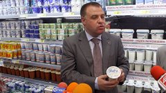 Ако вярваме на Мирослав Найденов, от 2013 г. на храните, в които има и 1 мг растителна мазнина, не трябва да се обозначават като млечни продукти