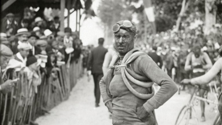 37-годишният Леон Деспонтан по време на Тур дьо Франс през 1925 г.
