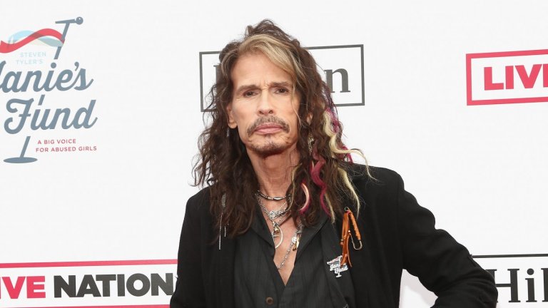 Бивша негова приятелка разказва как през 70-те, когато е била на 17 години, певецът я е принудил да направи аборт