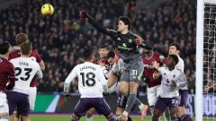 Манчестър Юнайтед се спаси от загуба в последните секунди