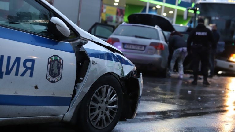 Гонка в София: Шофьор удари над 20 коли, бягайки от полицията