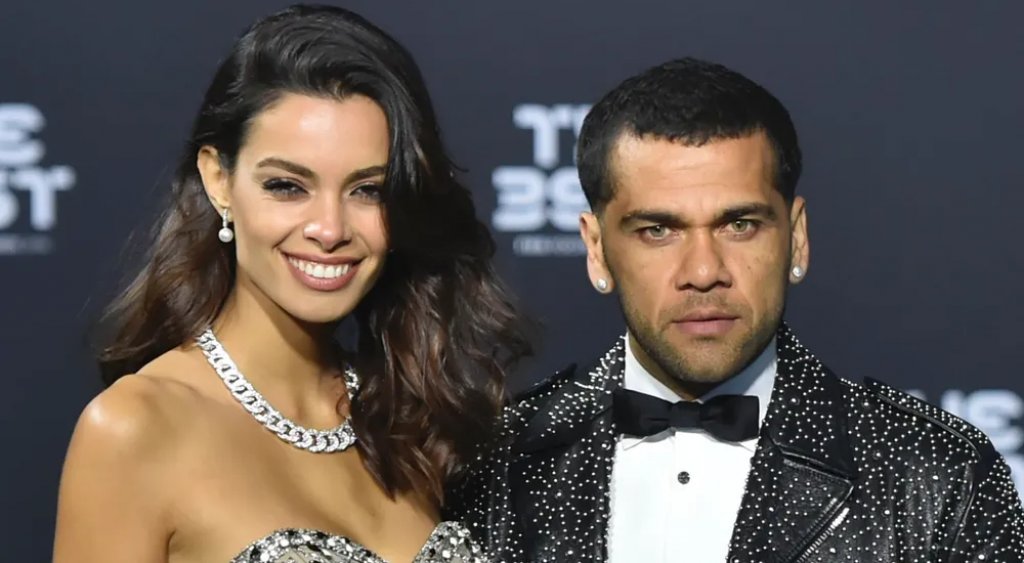 Облян в сълзи, Алвеш описа с пълни подробности сексуалния акт в тоалетната