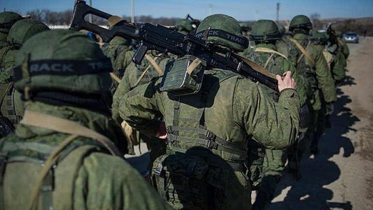 Руската армия методично струпваше войски и техника по границата с Украйна