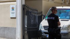 Никола Барбутов е изведен с полиция