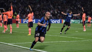 Онзи гол срещу Барселона на полуфиналите на Шампионската лига остава като може би най-важният в кариерата на Уесли Снайдер в година, в която холандецът покори Италия и Европа и остана на милиметри от това да се качи и на световния връх.