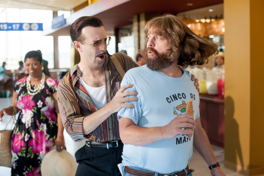 Masterminds 
Историята в Masterminds може и да звучи като тотална измислица и шега, но е реална случка, при това станала непосредствено в края на миналия век. Зак Галифианакис играе Дейвид Гант – управник на сейф в банка, който решава да организира, 