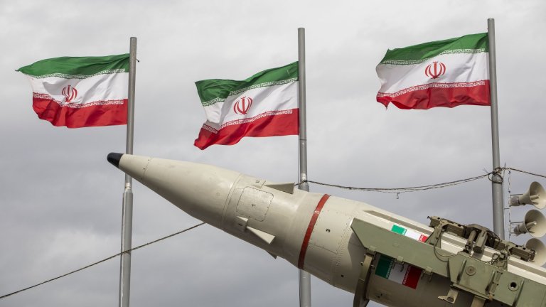 Според Уолстрийт джърнъл обаче двете страни са още далеч от реална сделка