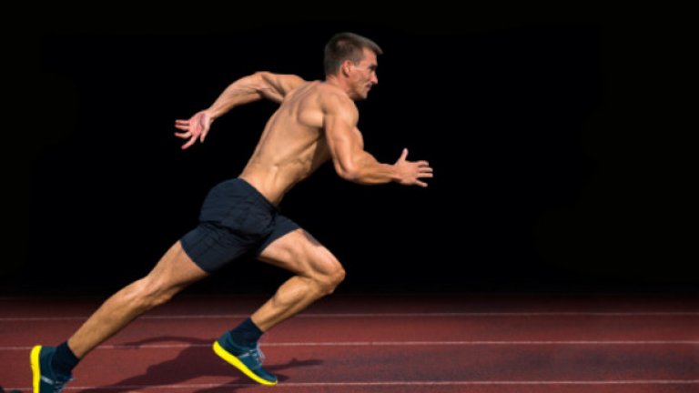 3. Бягане в по-високо темпо. Комбинирайте тренировките и включвайте такава, в които темпото е по-високо. В такъв случай бягате на 60-70% от възможностите си, а продължителността е 20-40 мин. Фокусът е върху скоростната издръжливост.