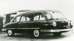 НАМИ-013, който някои определят като най-грозния съветски автомобил, правен някога.