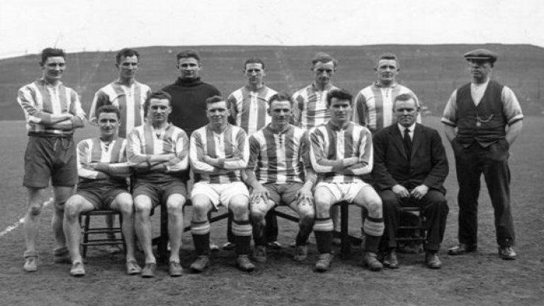 Хъдърсфийлд - 90 години
Тимът доминира през 20-те години на миналия век и става три пъти поред шампион в периода 1924-1926.