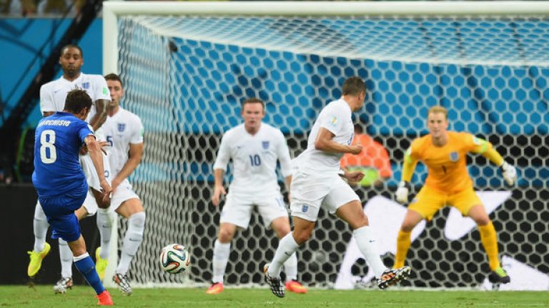 Мондиал 2014. Клаудио Маркизио забива топката в английската врата в мача от групата, игран в Манаус. Италия спечели с 2:1.