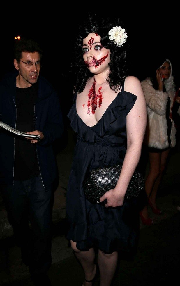 Мишел Трактенбърг, известна с ролята си на Доун Съмърс в сериала „Бъфи, убийцата на вампири“ явно се е присъединила към лошите поне за една нощ