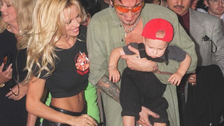 Холивуд, Памела Андерсън и Томи Лий със сина си Брандън, 1997 