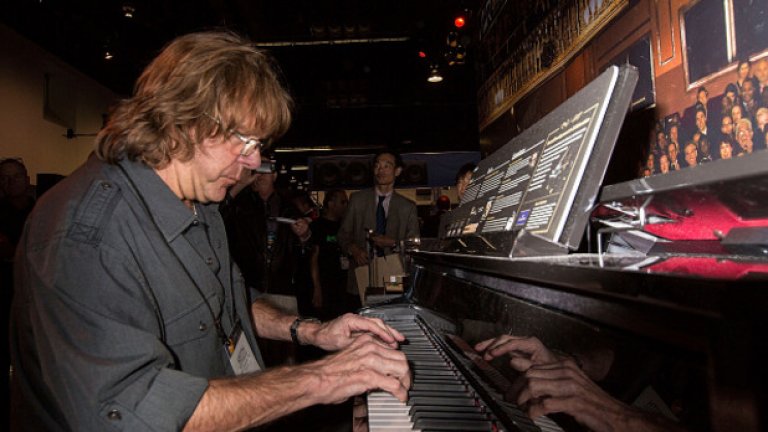 Кийт Емерсън
Легендарният клавирист на Emerson, Lake & Palmer си отиде в началото на март на 71 години.