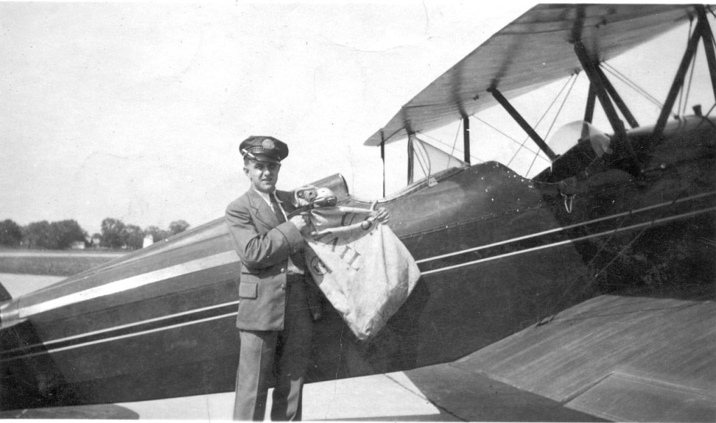 1280px-Airmail_1930s_Detroit_Smykowski